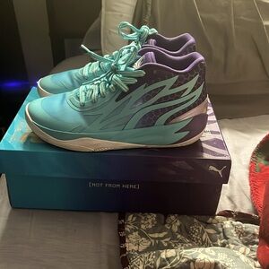 Used M.E.L.O Basketball shoes